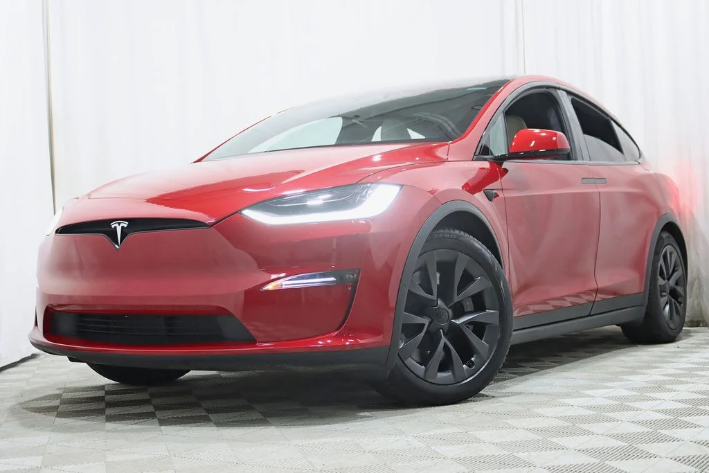 Used 2022 Red Tesla Plaid image 6