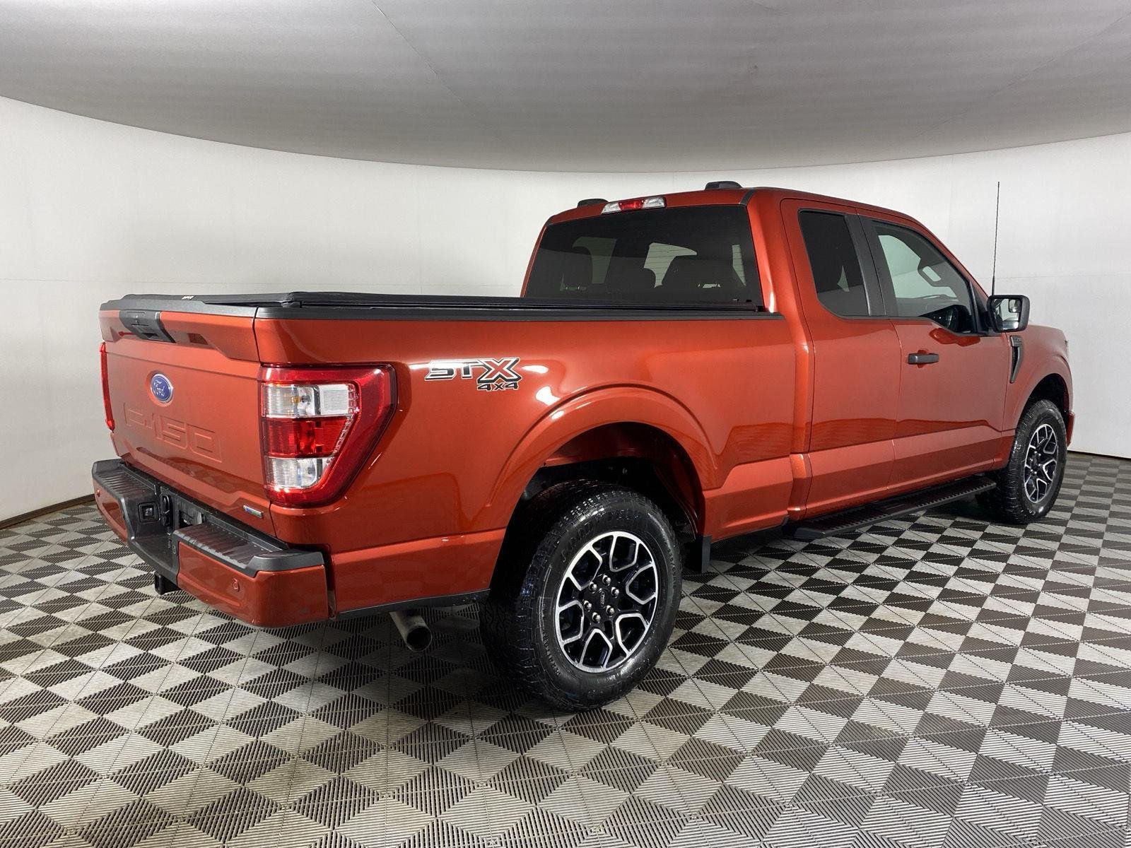 Used 2023 Hot Pepper Red Tinted Clearcoat Ford XL image 11