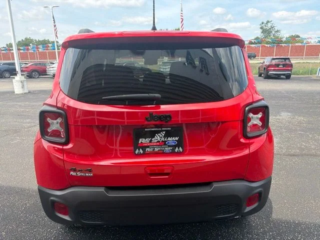 Certified Used 2022 Colorado Red Jeep Altitude image 4