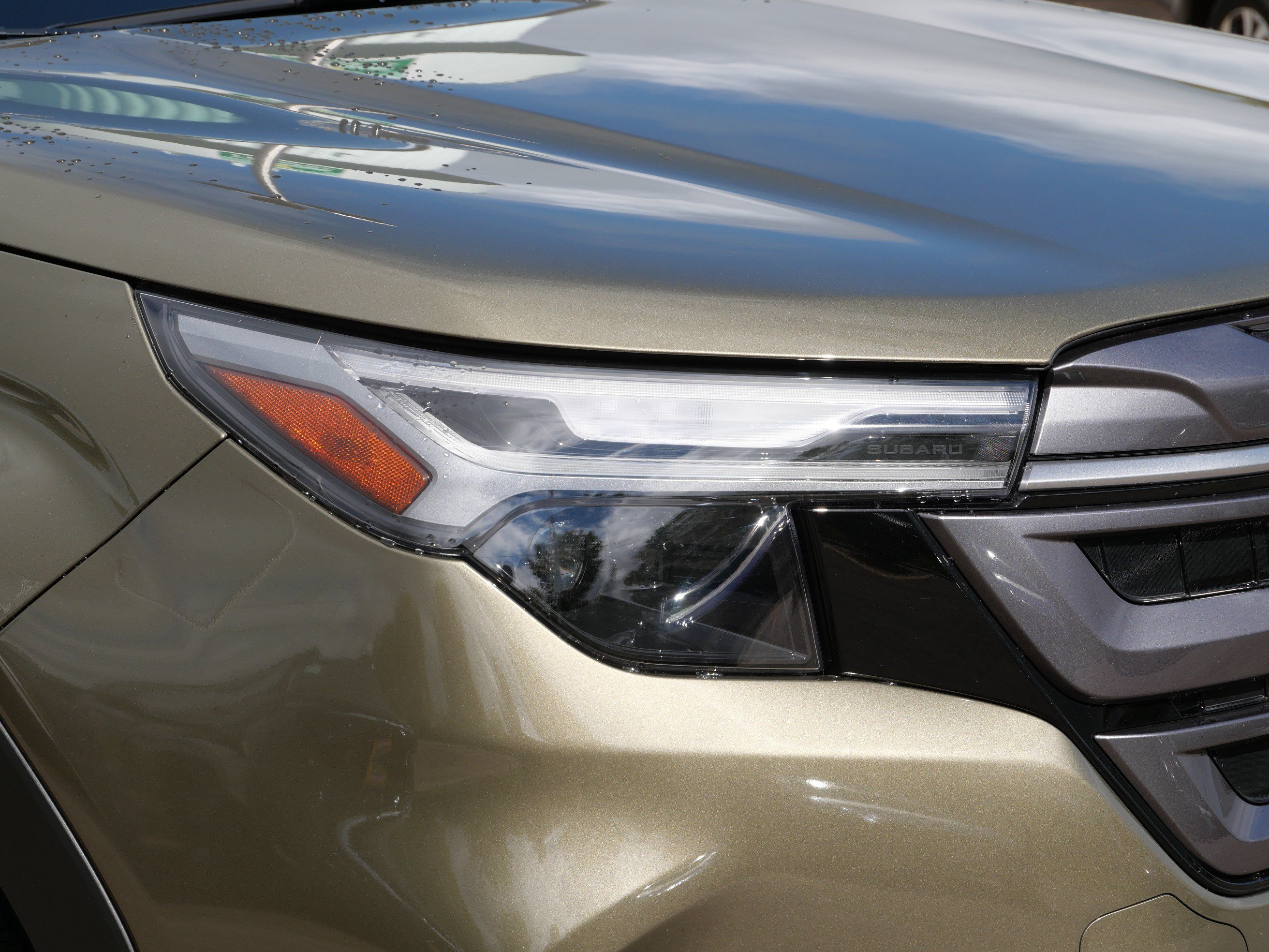Used 2025 Autumn Green Metallic Subaru Limited image 16