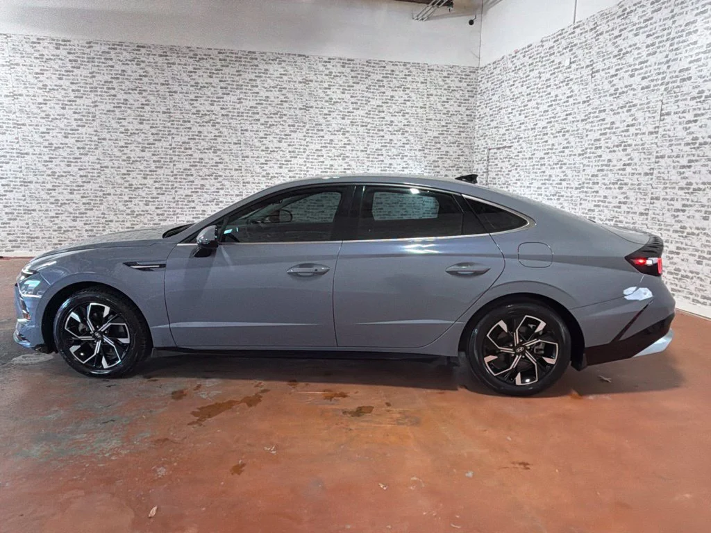 Used 2024 Transmission Blue Hyundai SEL image 4