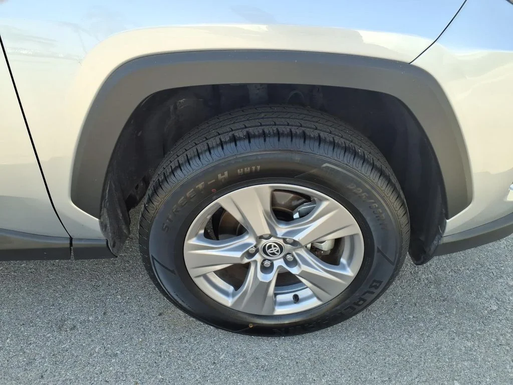 Used 2025 Silver Toyota LE image 5