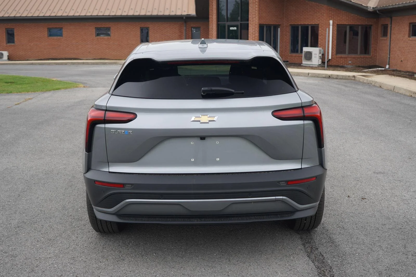 New 2025 Sterling Gray Metallic Chevrolet LT image 4
