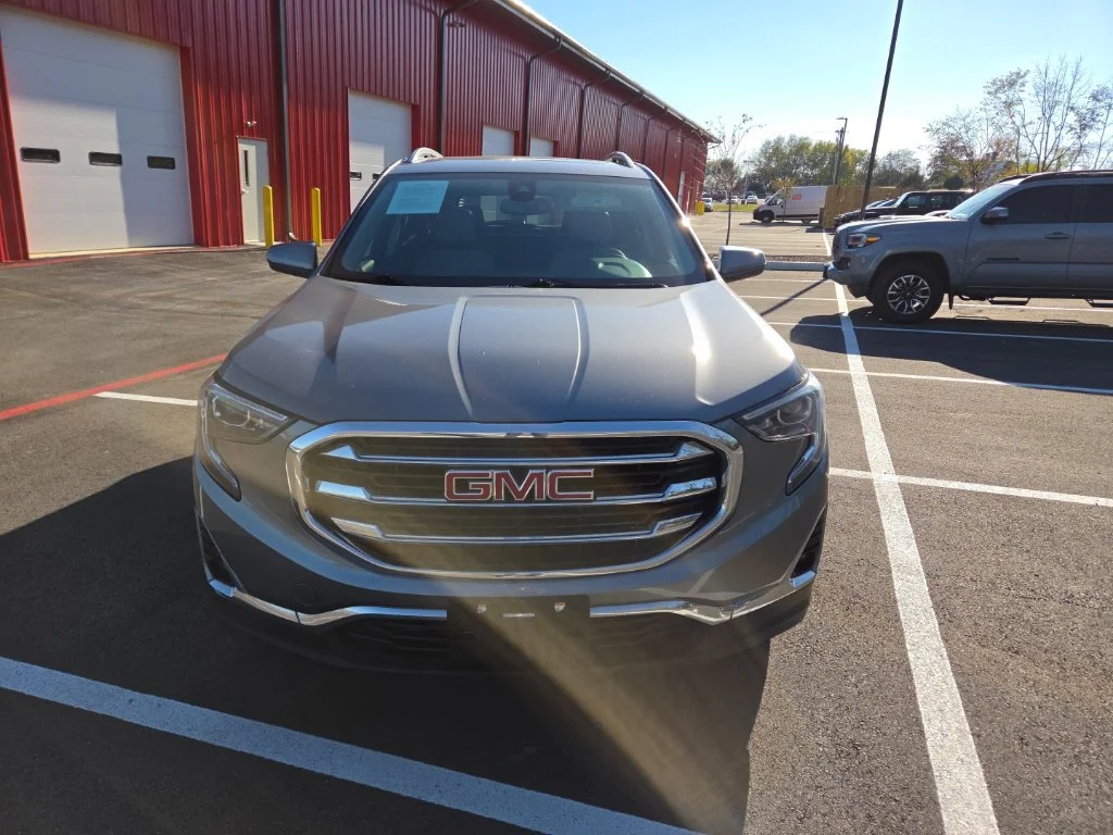 Used 2020 Gray GMC SLT image 2