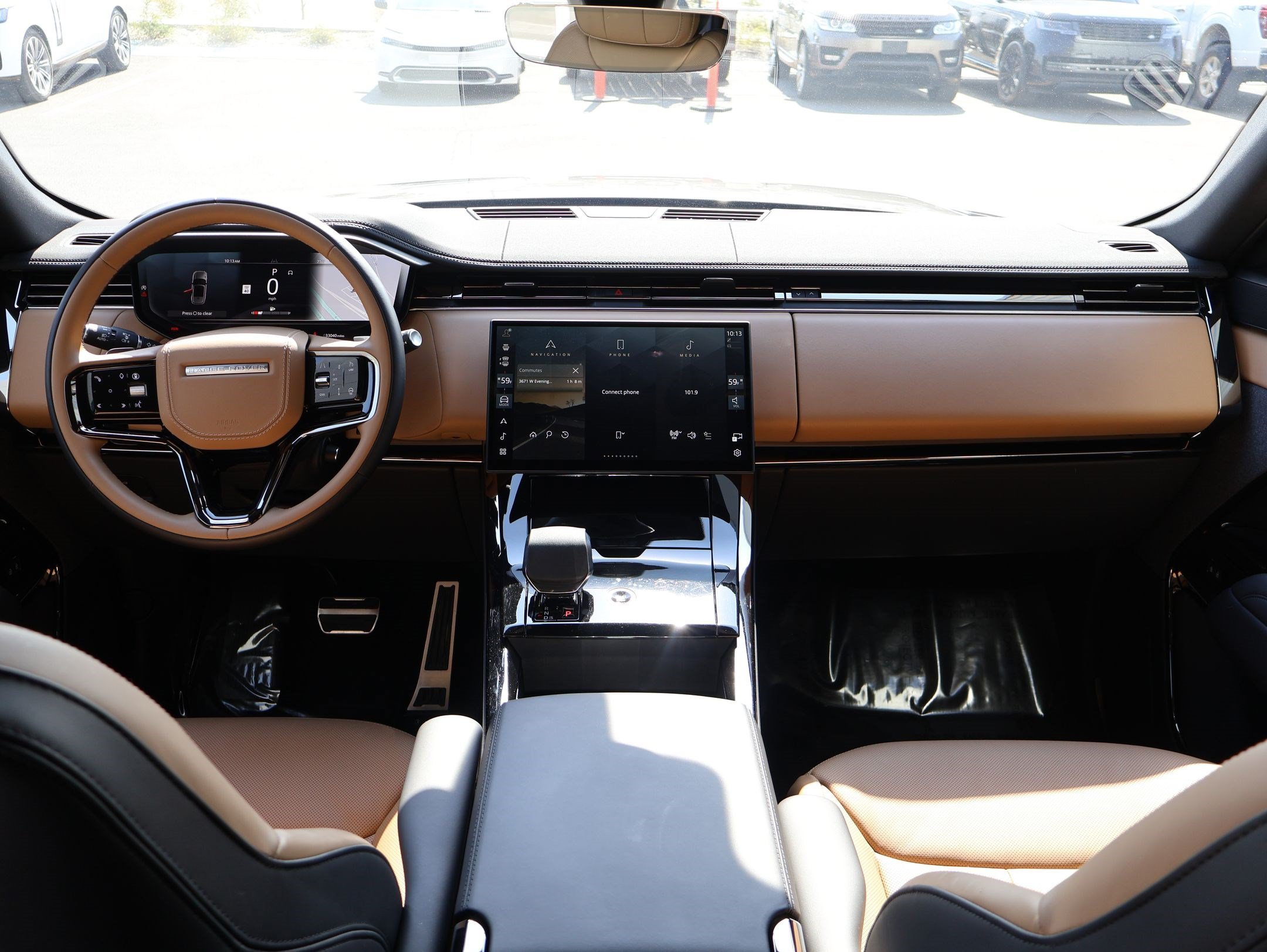 Used 2025 Charente Grey Prem Met Land Rover Dynamic SE image 25