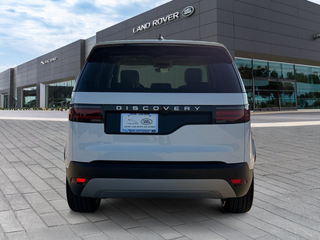 New 2026 Fuji White Land Rover S image 4