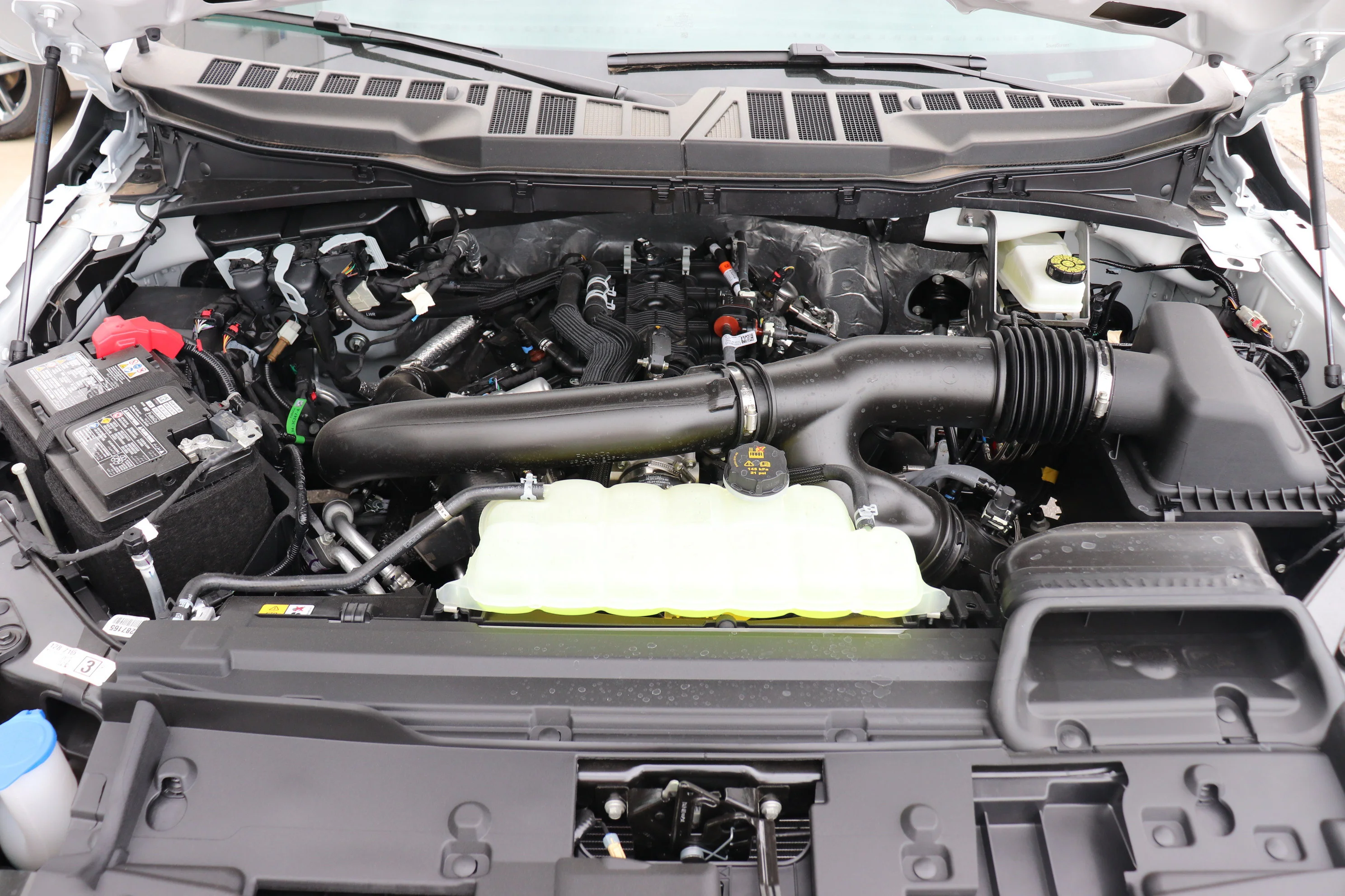 New 2026 OXFORD WHITE Ford XLT image 7