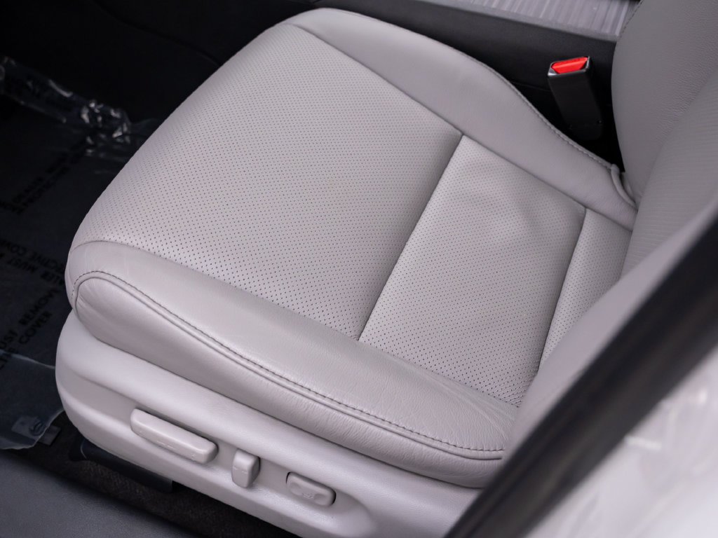 Certified Used 2023 Platinum White Pearl Honda AWD EX-L image 16