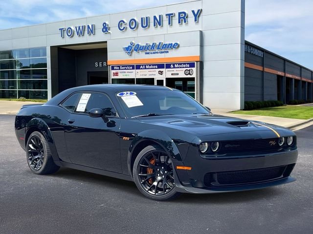 Certified Used 2022 Pitch Black Clearcoat Dodge R/T Scat Pack Widebody image 1