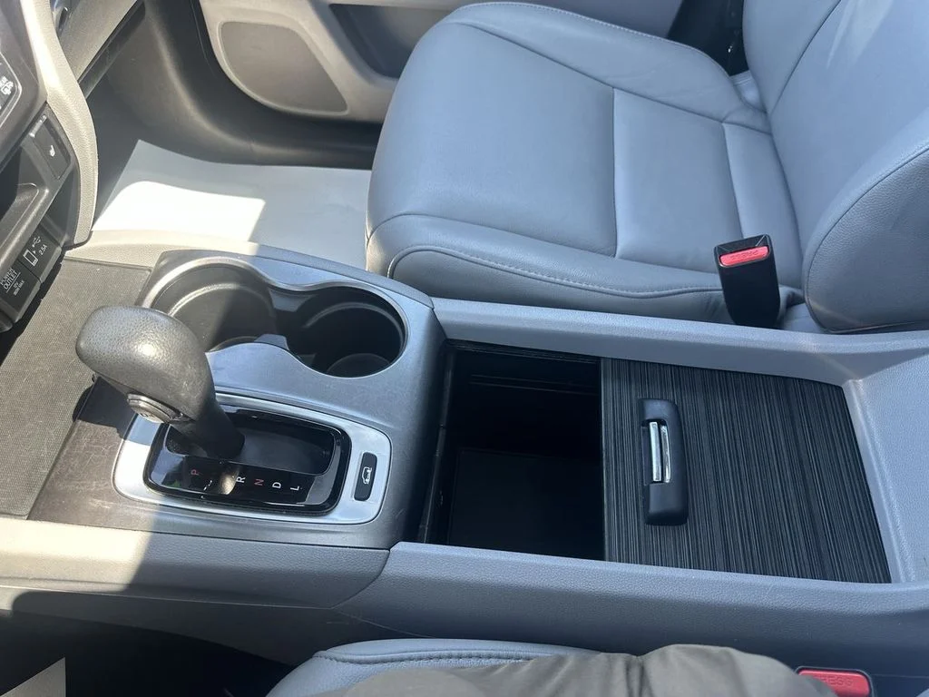 Used 2019  Honda EX-L image 27