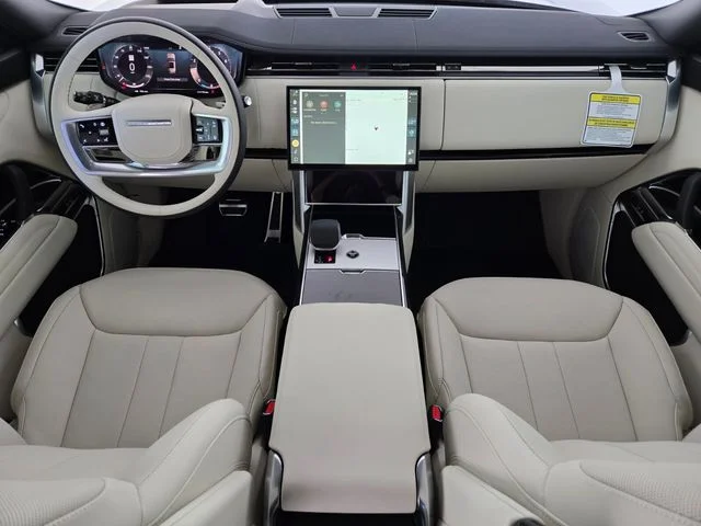 New 2026 Ionian Silver in Gloss finish Land Rover SE image 4