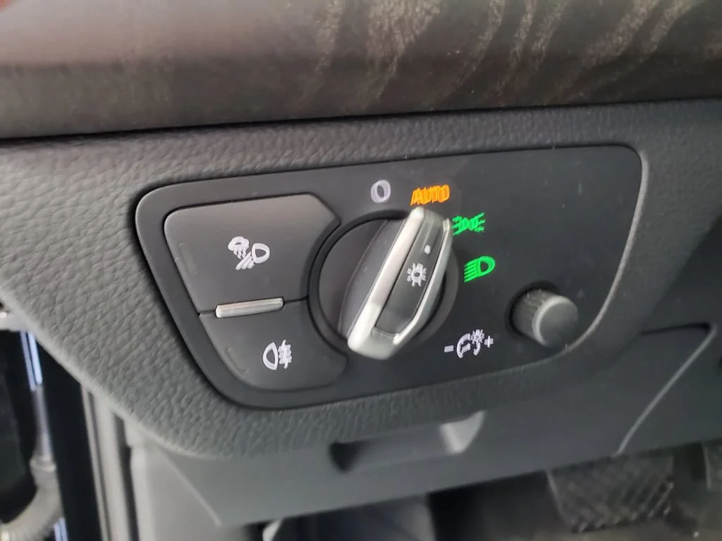 Used 2018 Black Audi Premium Plus image 7