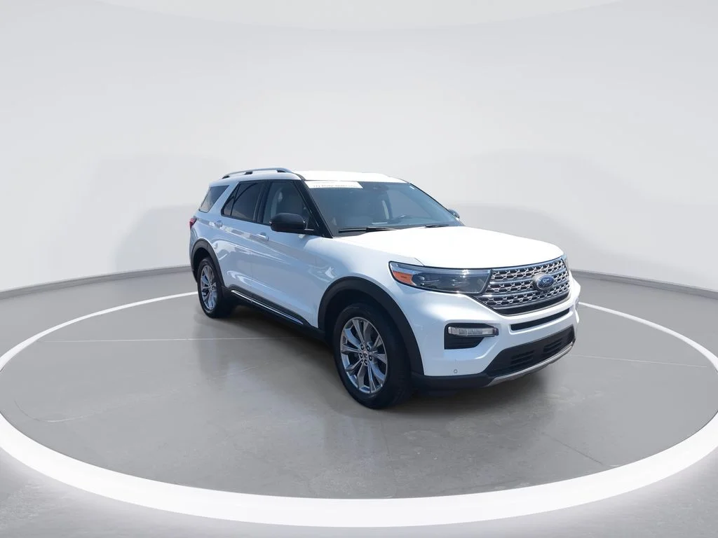 Used 2023 White Ford Limited image 2