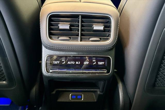 New 2026 MANUFAKTUR Moonlight White Metallic Mercedes-Benz AMG® GLE 53 image 53
