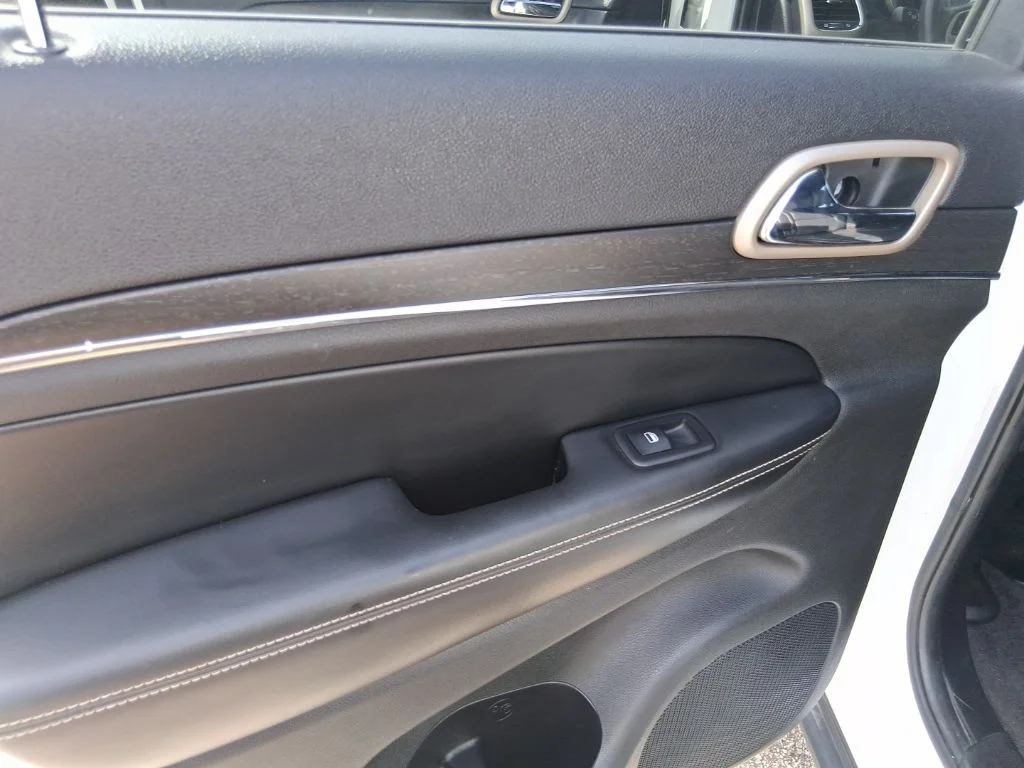 Used 2017 White Jeep Limited image 16