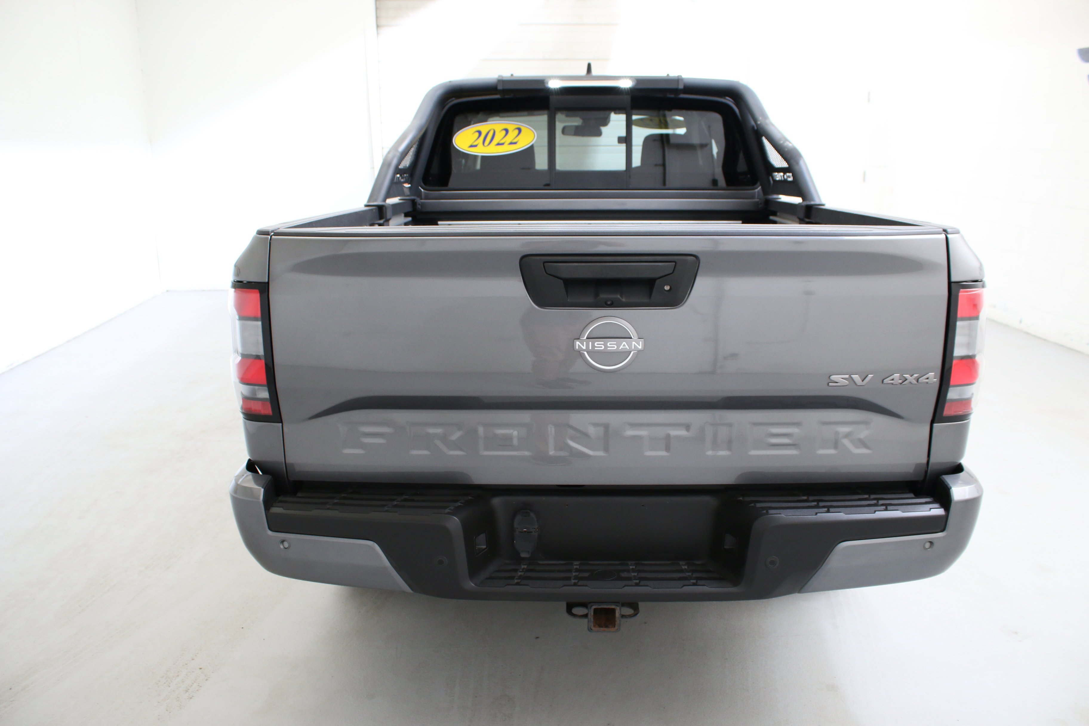 Used 2022 Gray Nissan King Cab SV 4x4 image 8
