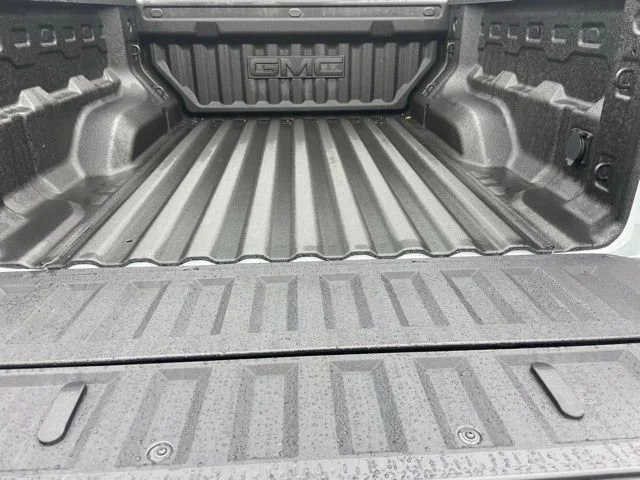 2026 GMC Canyon AT4X - Photo 9