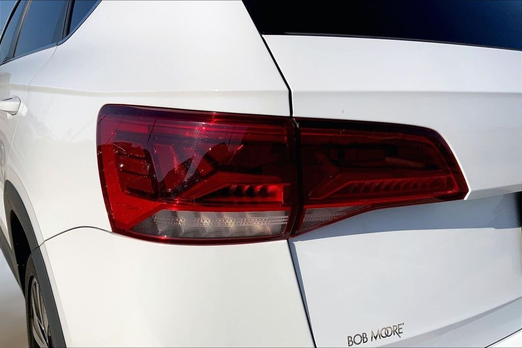 Used 2023 Pure White Volkswagen 1.5T SE image 29