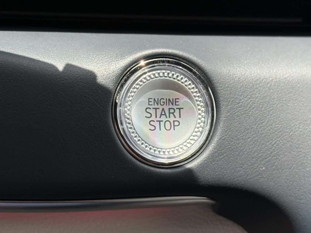 New 2026 Silver Genesis 3.5T Prestige image 32