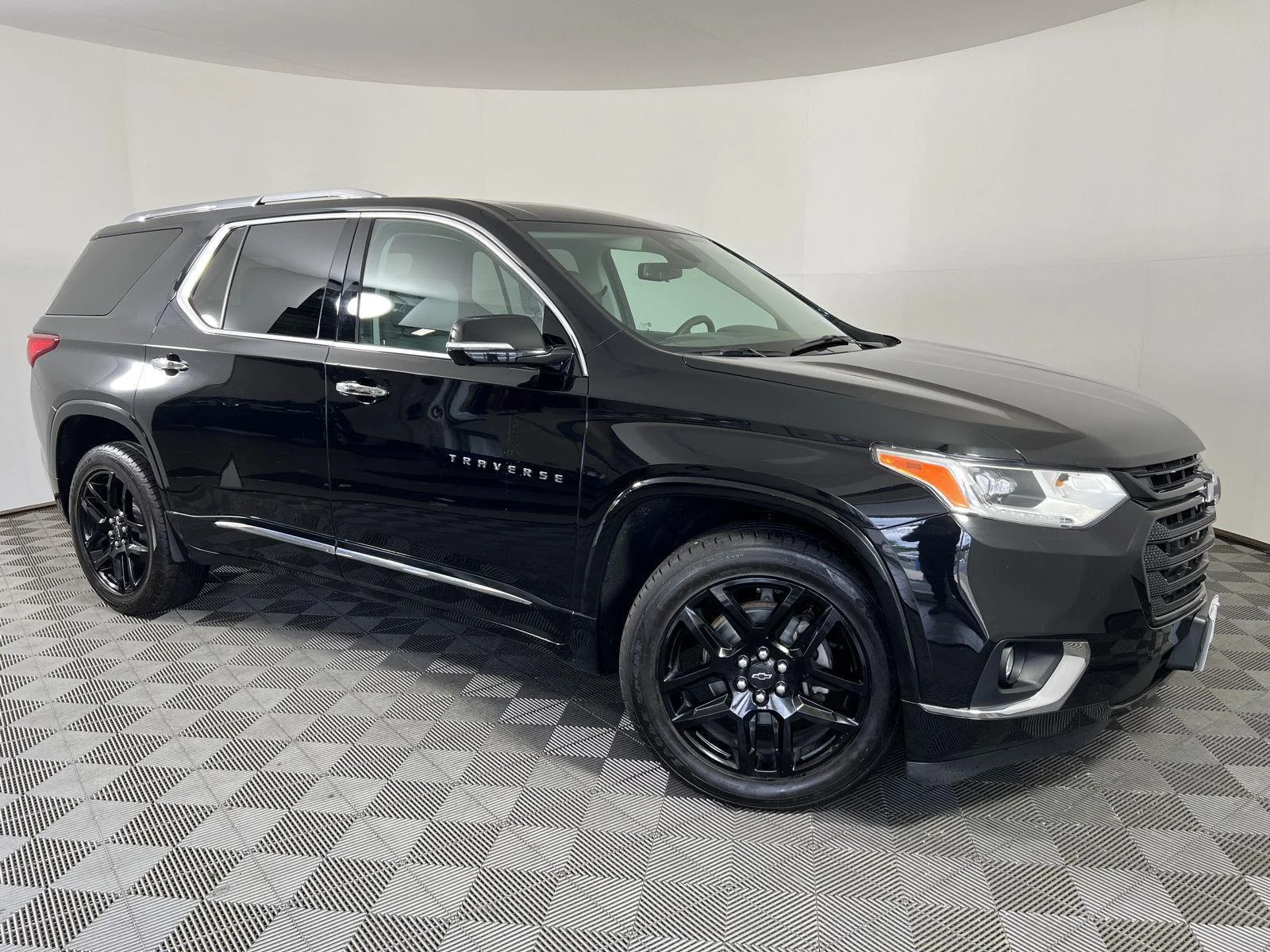 Used 2020 Mosaic Black Metallic Chevrolet Premier image 29