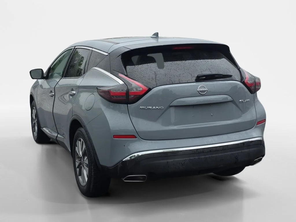 Used 2023 Gray Nissan SL image 6