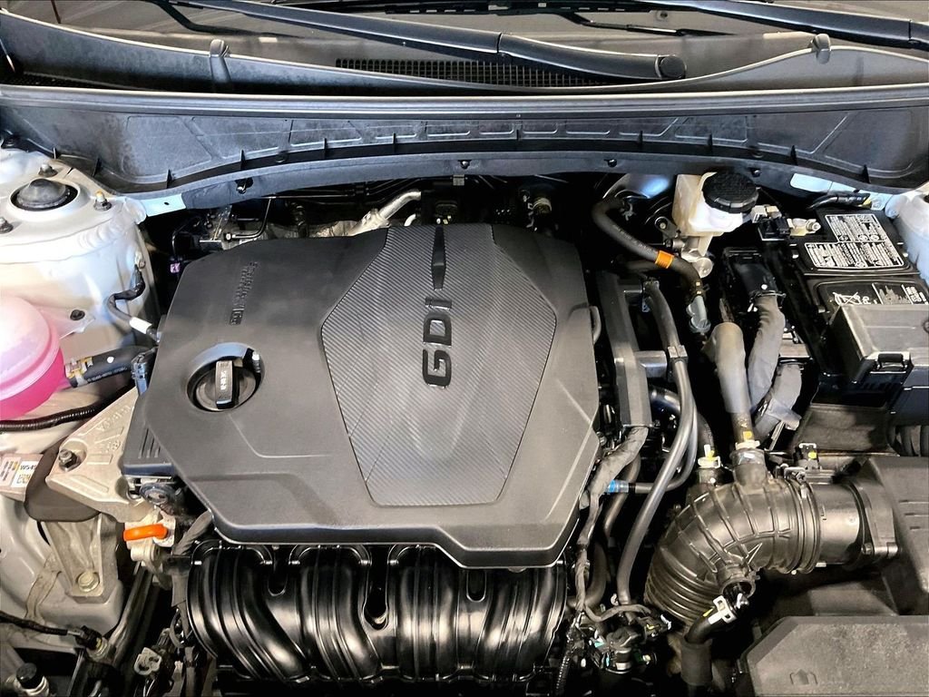 Used 2025 Silver Hyundai SE image 29