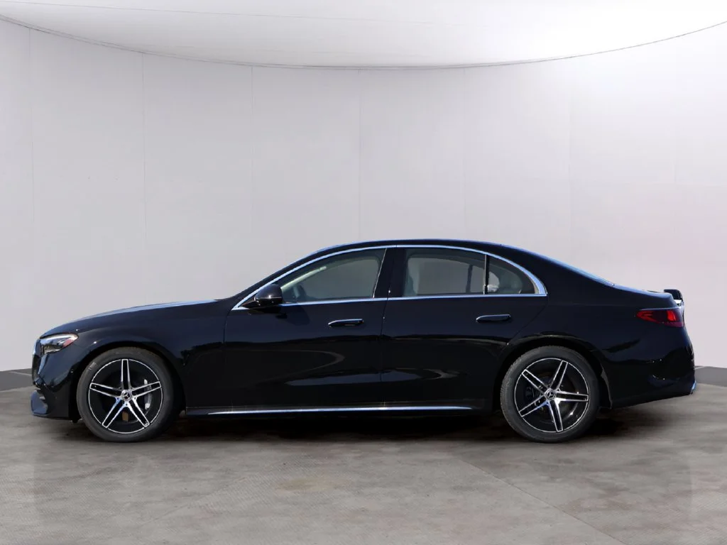 New 2026 Obsidian Black Metallic Mercedes-Benz E 450 image 4