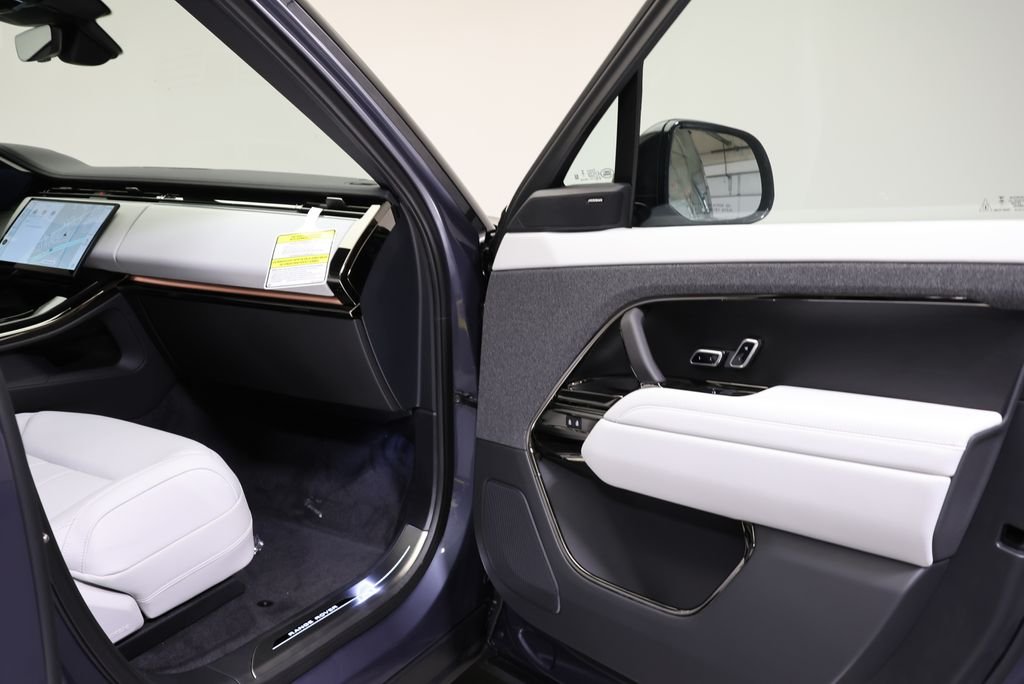 New 2026 Varesine Blue Metallic Land Rover SE image 38