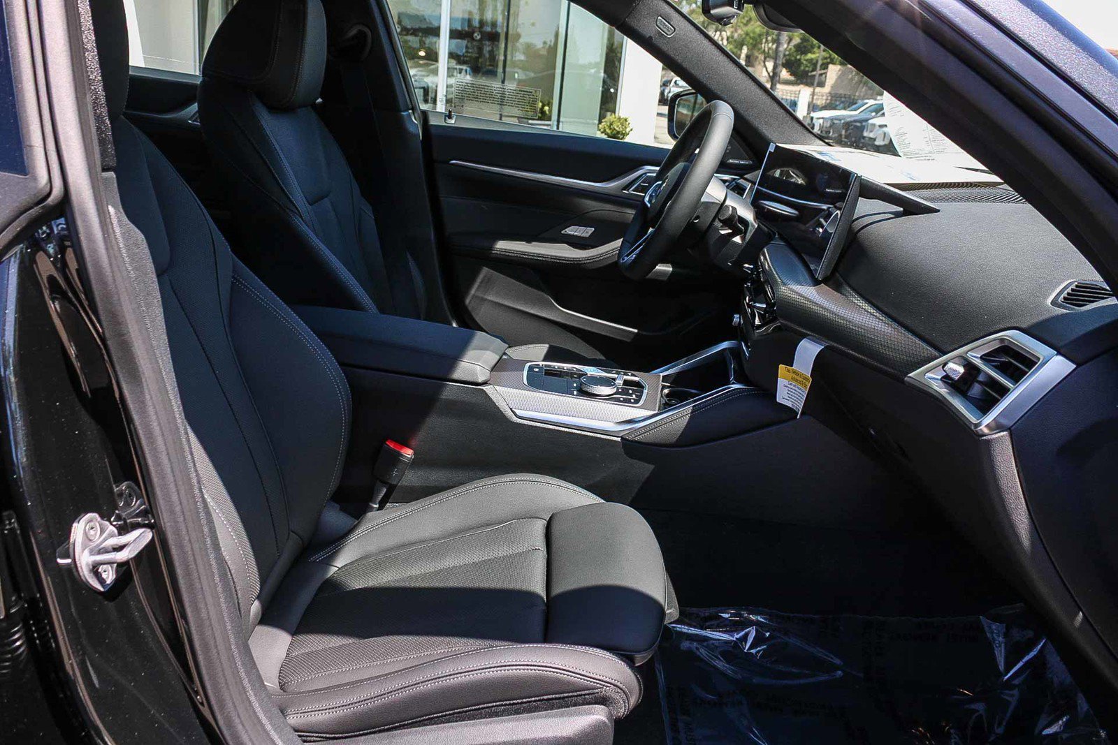 New 2026 Black Sapphire Metallic BMW xDrive40 image 16