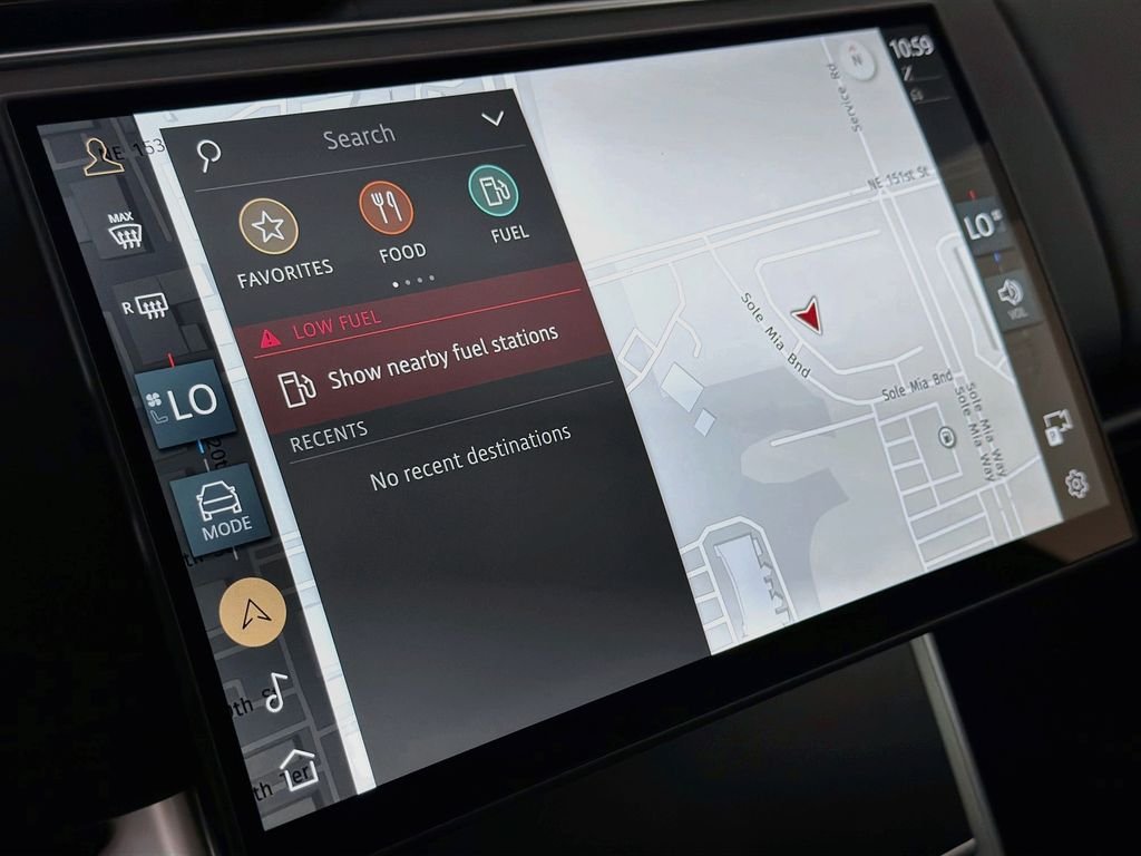 New 2026 Eiger Grey Land Rover SE image 13