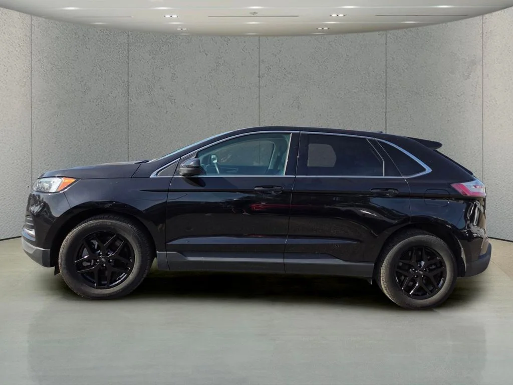 Used 2024 Black Ford SEL image 2