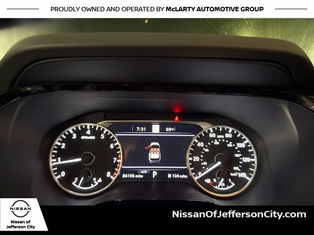 Used 2022 White Nissan SL image 29