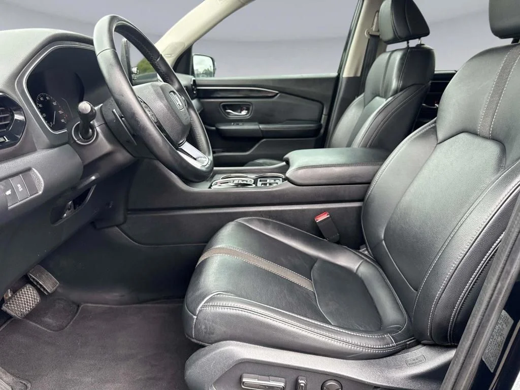 Used 2023  Honda Touring image 29