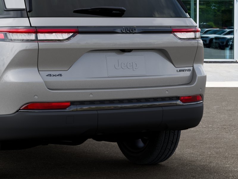 New 2025 Silver Zynith Exterior Paint Jeep Limited image 39