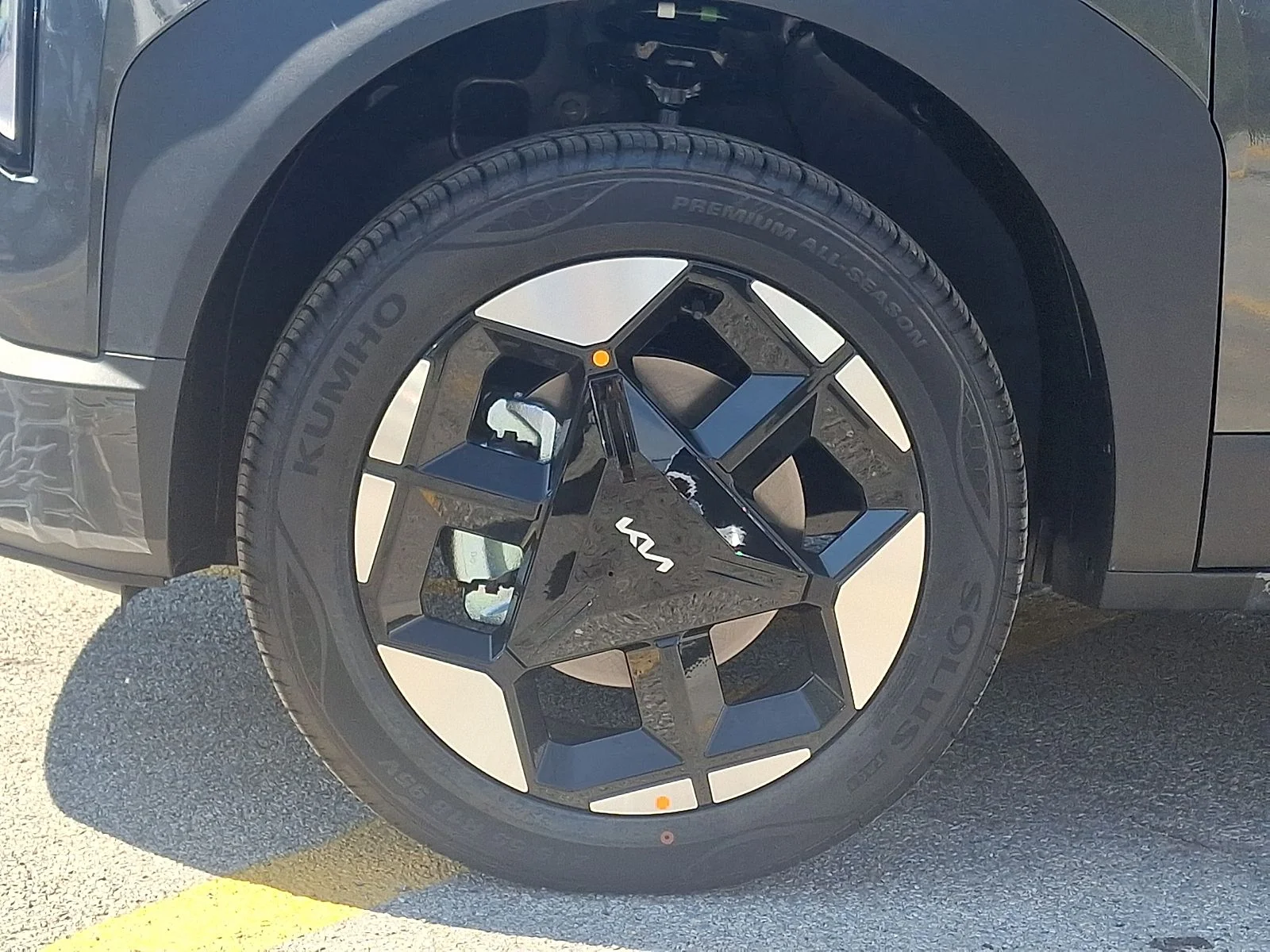 New 2027 Gray Kia S image 8