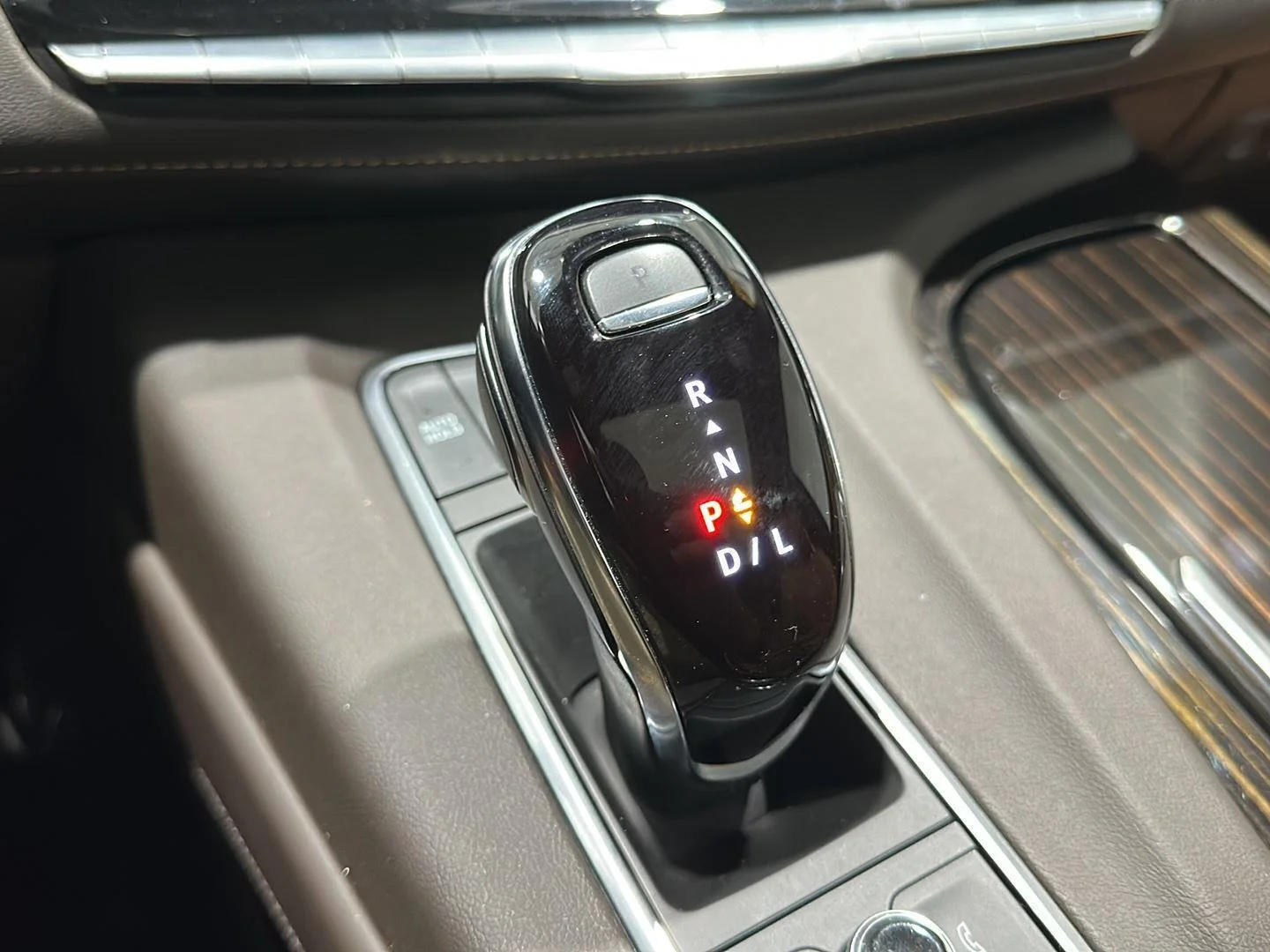Used 2024 Crystal White Tricoat Cadillac Premium Luxury image 15