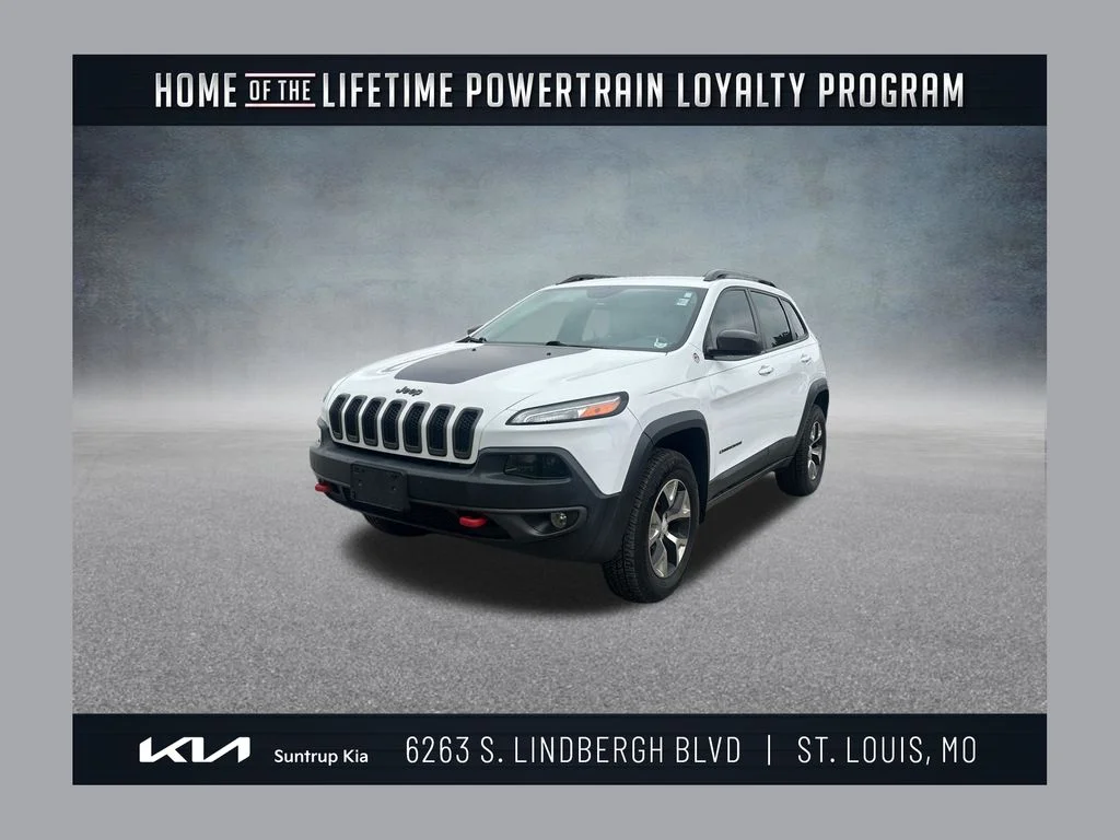 Used 2018 White Jeep Trailhawk image 1