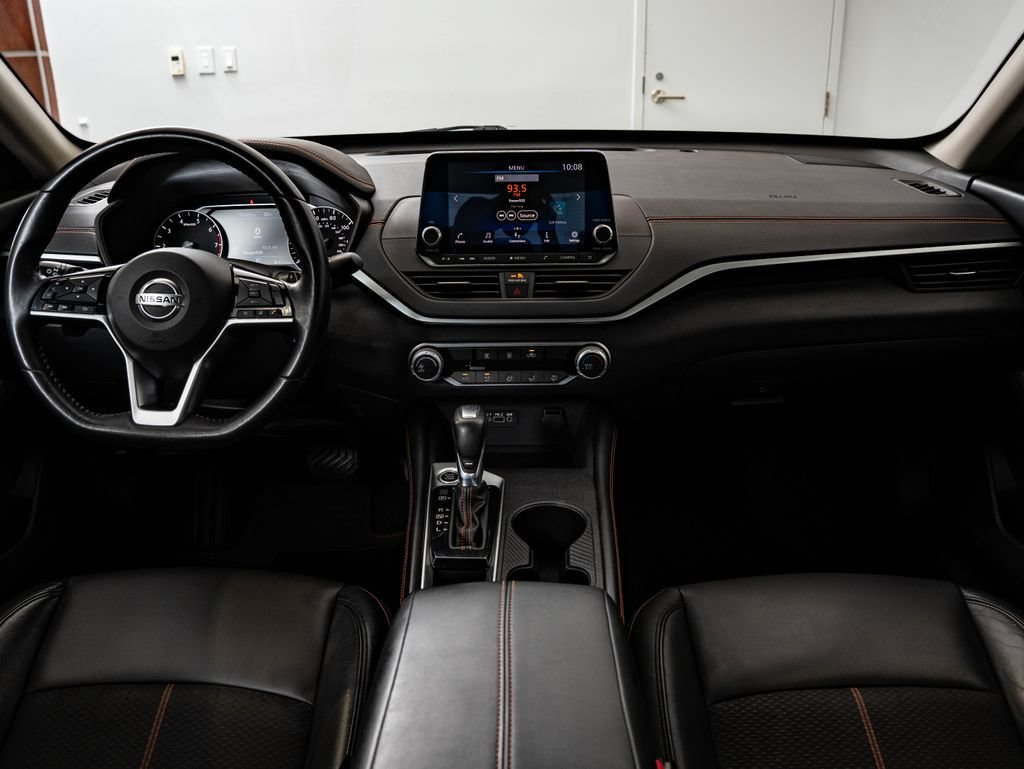 Used 2019 Super Black Nissan 2.5 SR image 31