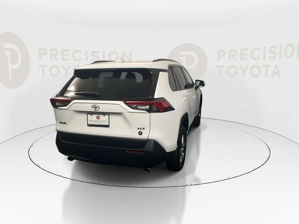 Used 2025 Ice Toyota XLE image 18