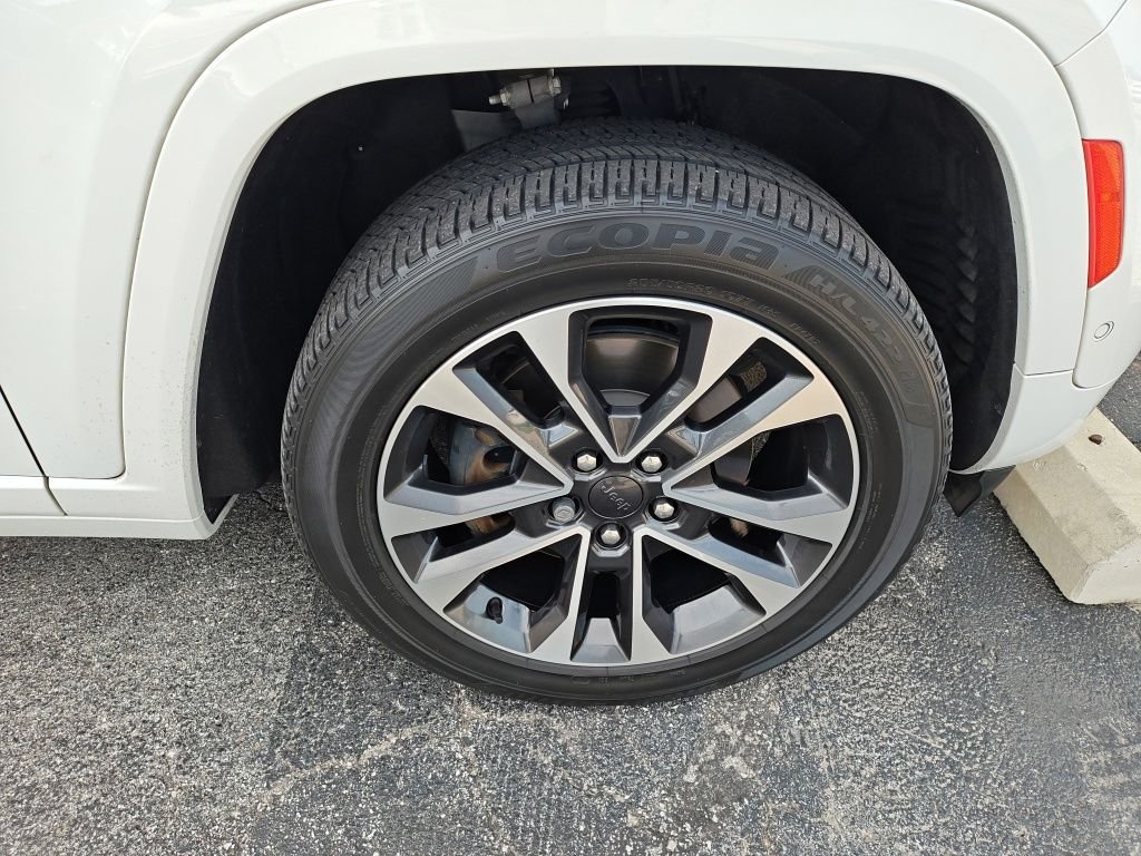 Used 2023 White Jeep Overland image 10