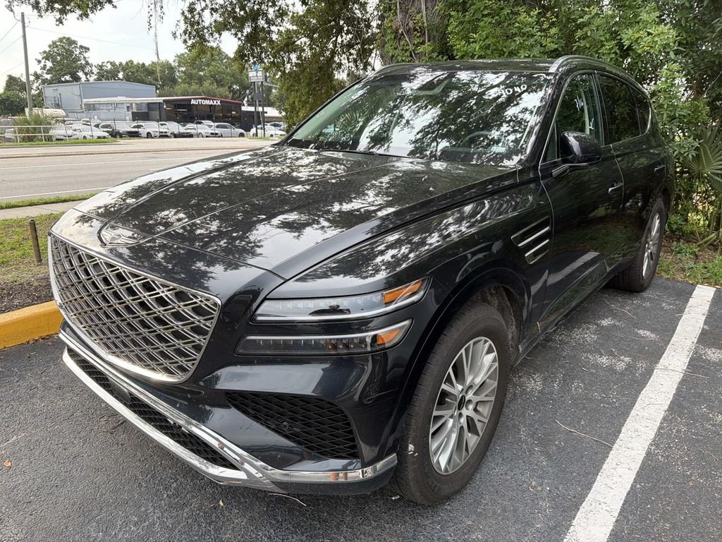 Used 2025 Black Genesis 2.5T image 4