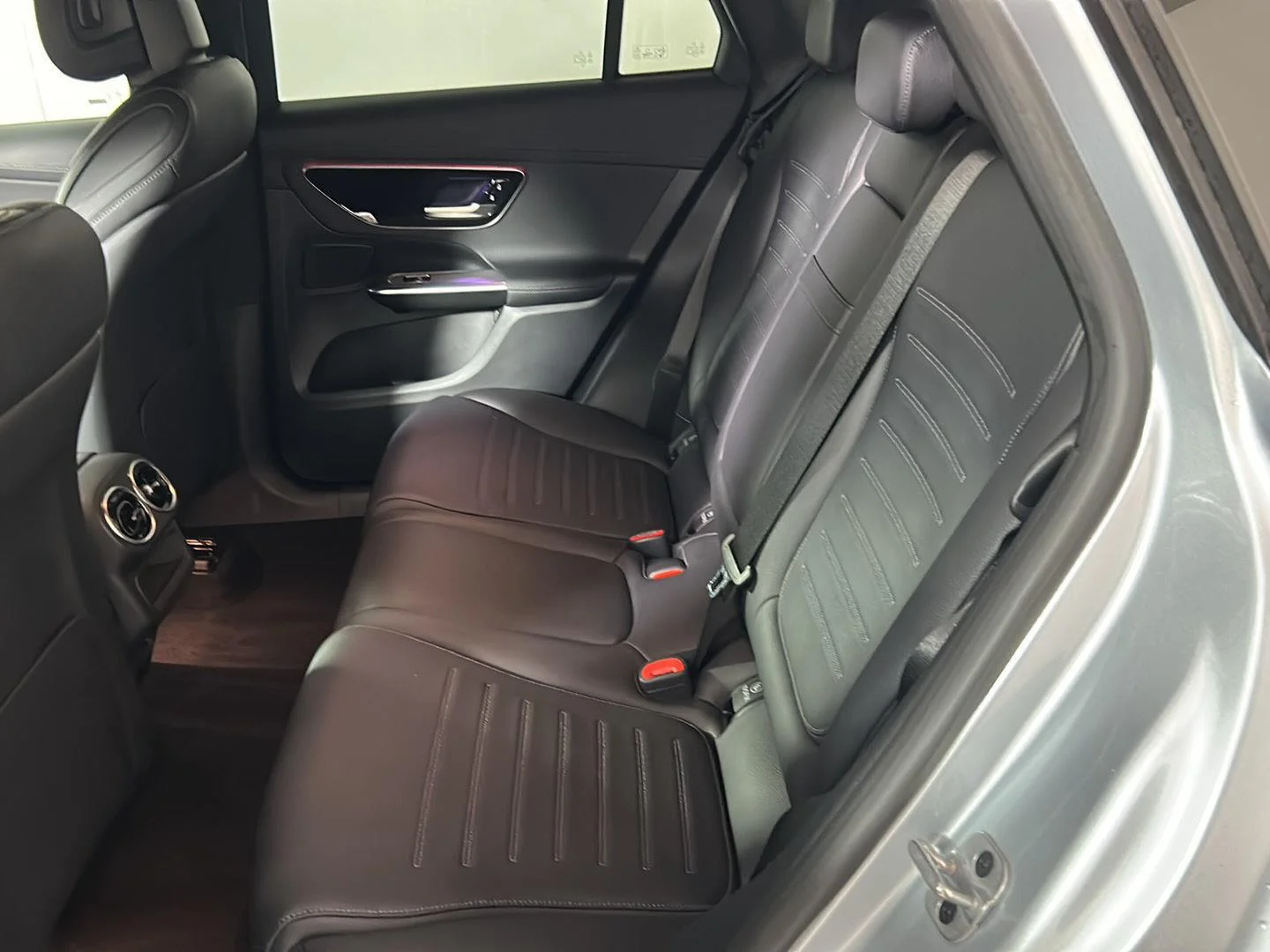 Used 2023 Cirrus Silver Metallic Mercedes-Benz GLC 300 image 17