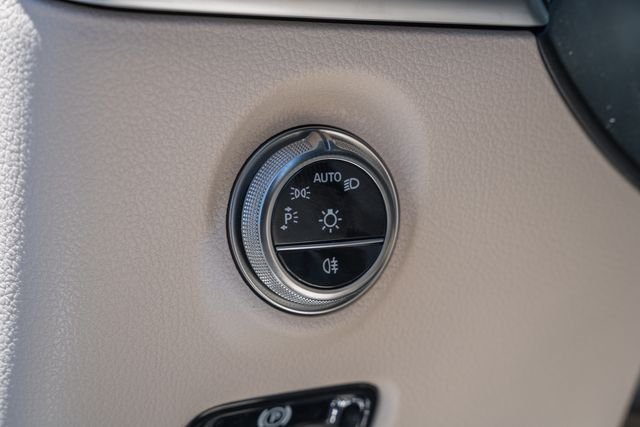 New 2026 Polar White Mercedes-Benz C 300 image 40