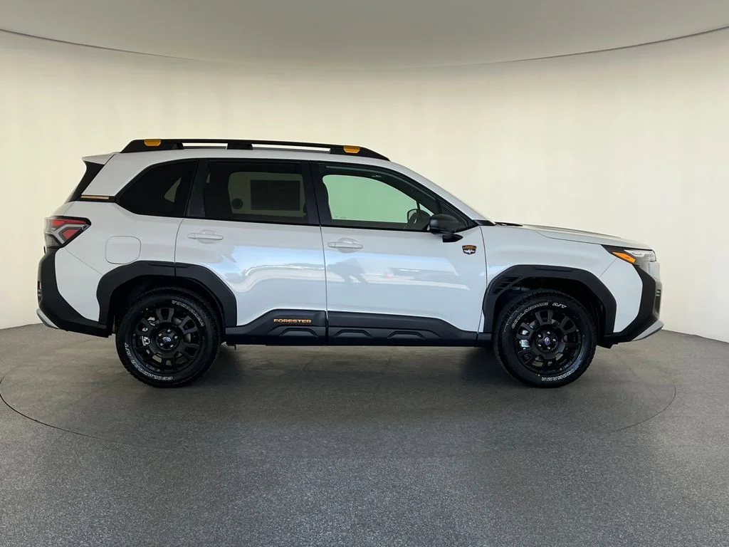 New 2026 CRYSTAL WHITE PEARL Subaru Wilderness image 2