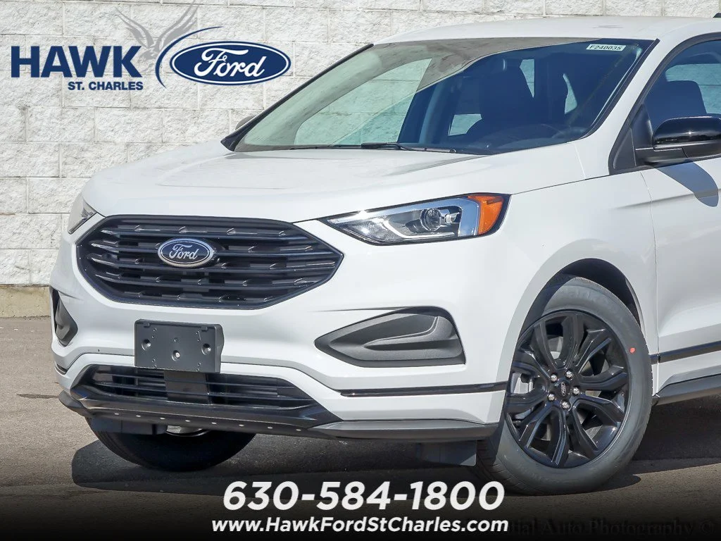 New 2024 Oxford White Ford SE image 1