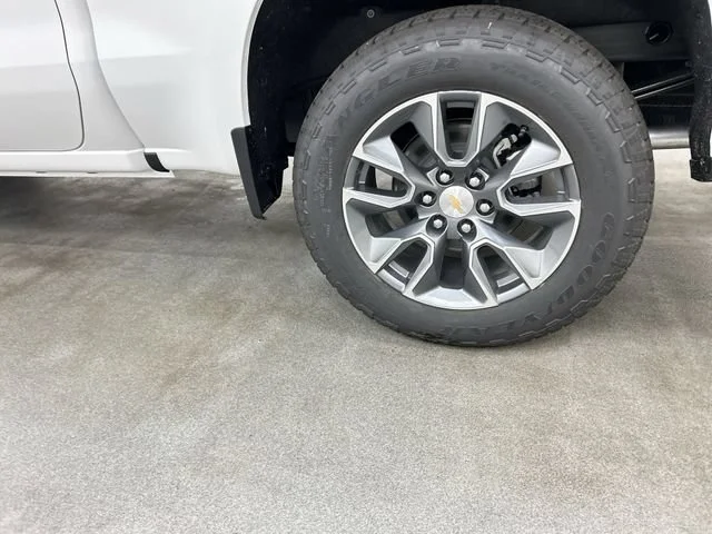 New 2026 Summit White Chevrolet LT image 5