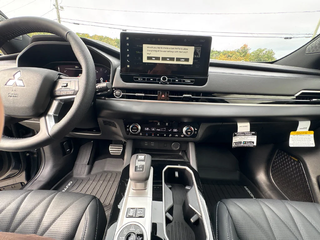 New 2026 Gray Mitsubishi SEL image 23