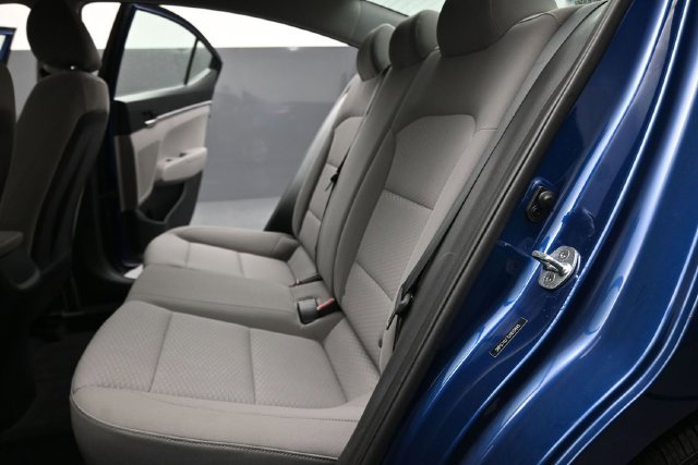 Used 2020 Blue Hyundai SE image 17