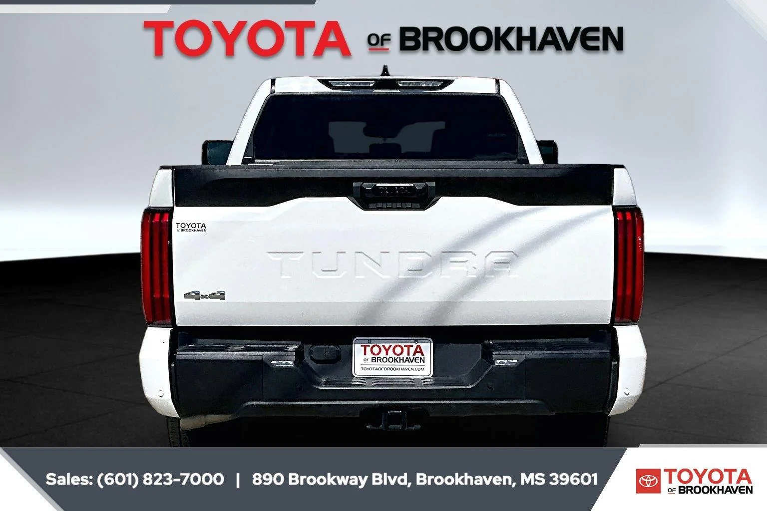 Used 2023 Ice Cap Toyota SR5 image 4