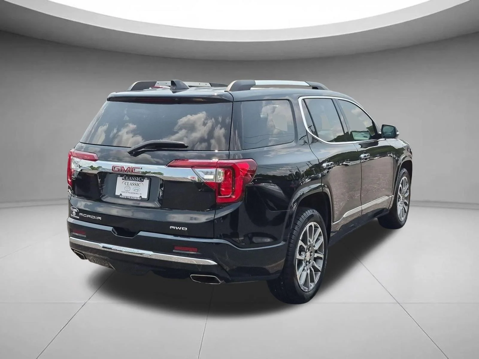 Used 2023 Ebony Twilight Metallic GMC Denali image 5